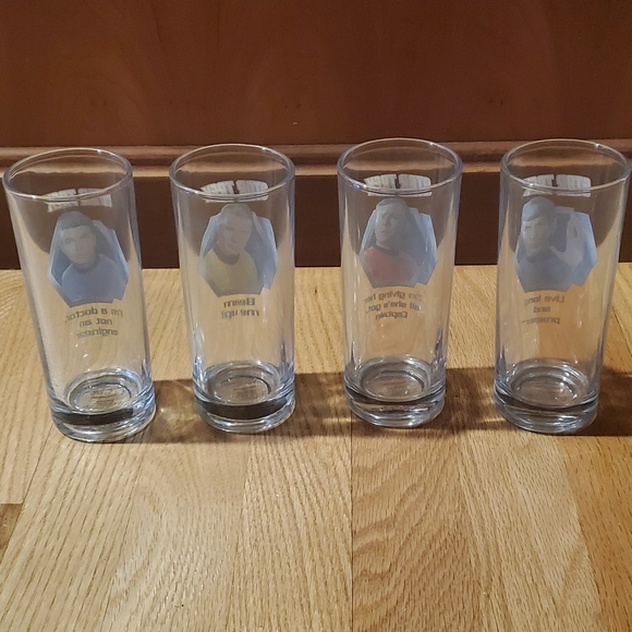 Unused Star Trek Collectable Glasses set of 4 - Picture 2 of 16